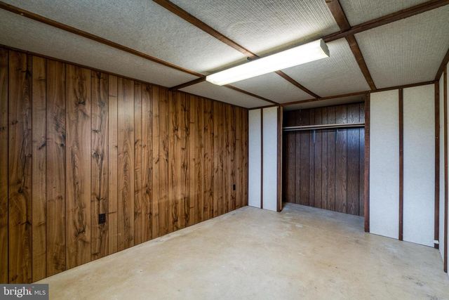 2 SNYDER HILL RD, Lititz, PA 17543