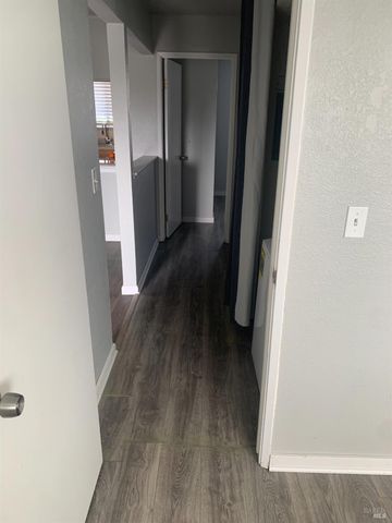 718 Santa Alicia Dr, Rohnert Park, CA 94928