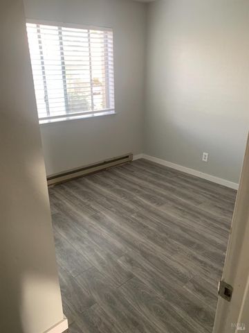 718 Santa Alicia Dr, Rohnert Park, CA 94928