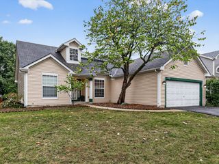 255 Braemar, Bolingbrook, IL 60440
