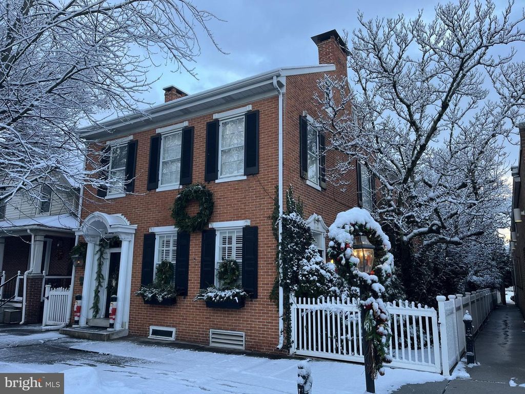 223 BROADWAY, Hanover, PA 17331