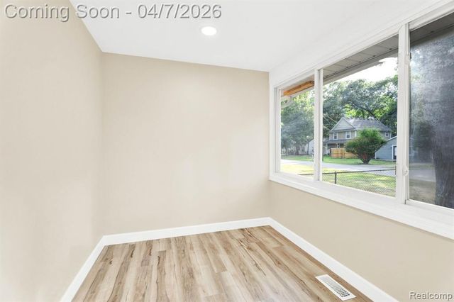 23248 Helen Street, Southfield, MI 48033