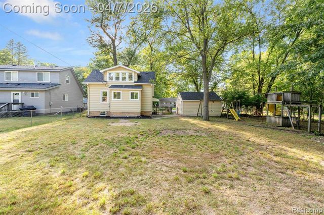 23248 Helen Street, Southfield, MI 48033