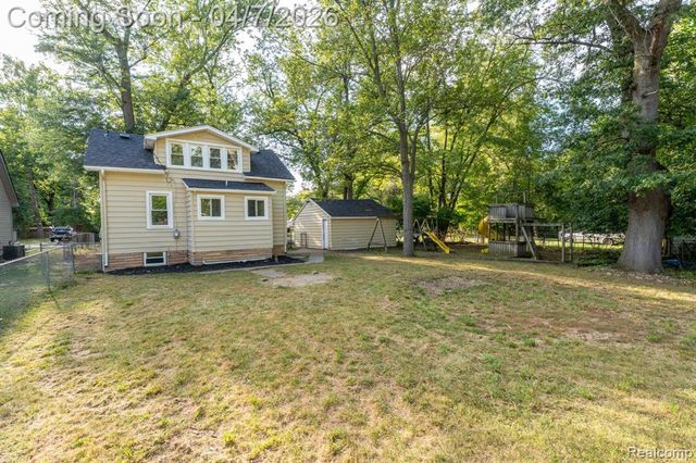 23248 Helen Street, Southfield, MI 48033