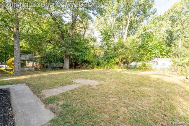 23248 Helen Street, Southfield, MI 48033