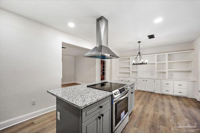 4133 Lawrence Ave, Pace, FL 32571