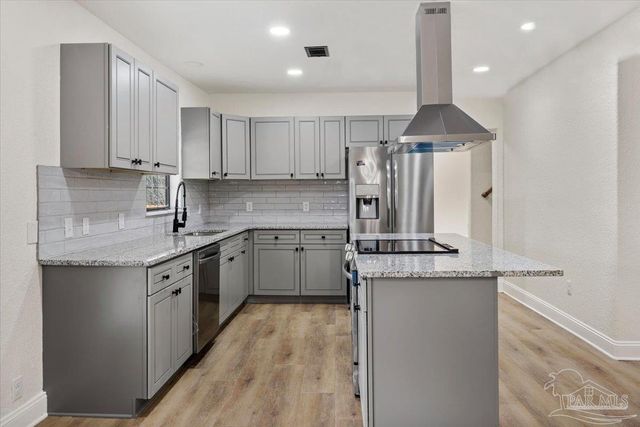 4133 Lawrence Ave, Pace, FL 32571