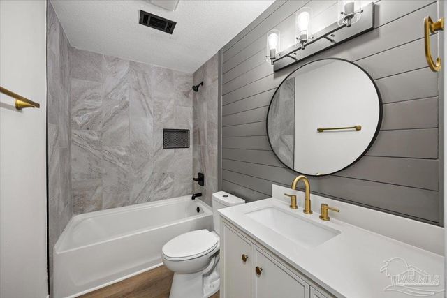 4133 Lawrence Ave, Pace, FL 32571