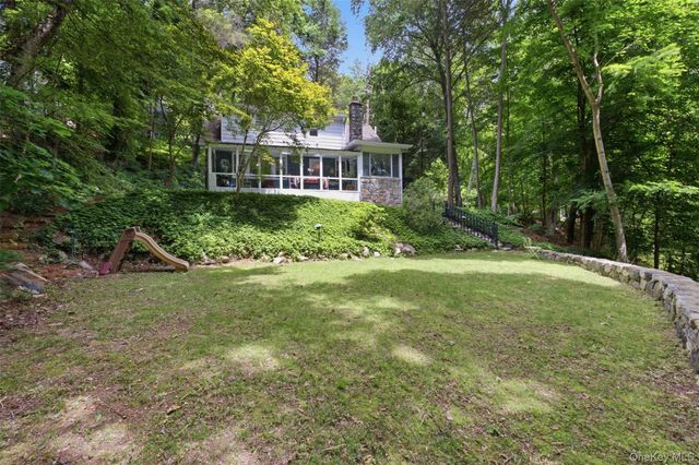 2 Anton Place, Lake Peekskill, NY 10537