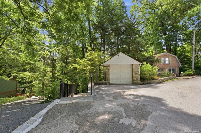 2 Anton Place, Lake Peekskill, NY 10537