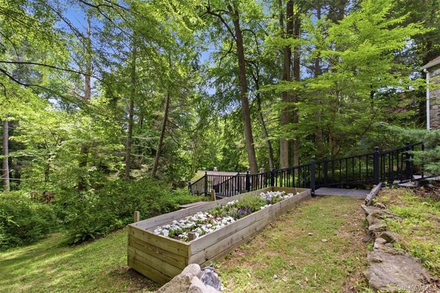 2 Anton Place, Lake Peekskill, NY 10537