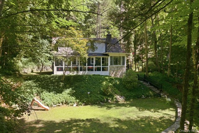 2 Anton Place, Lake Peekskill, NY 10537