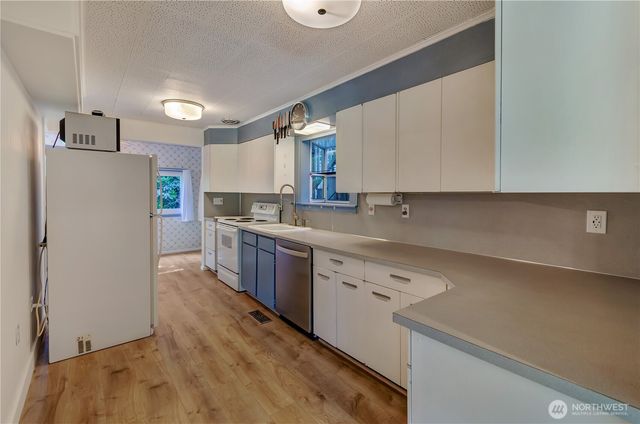 6201 38th Avenue NW, Gig Harbor, WA 98335