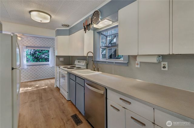 6201 38th Avenue NW, Gig Harbor, WA 98335