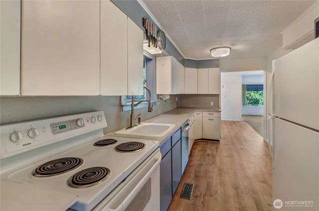 6201 38th Avenue NW, Gig Harbor, WA 98335