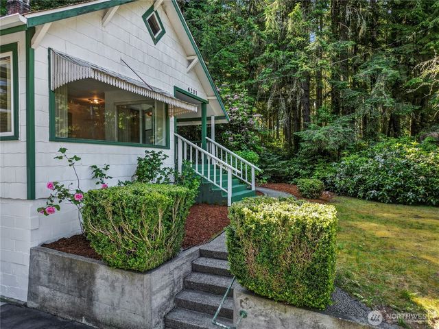 6201 38th Avenue NW, Gig Harbor, WA 98335