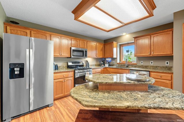 10720 Lone Tree Place, Fort Wayne, IN 46818