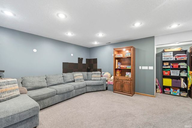 10720 Lone Tree Place, Fort Wayne, IN 46818