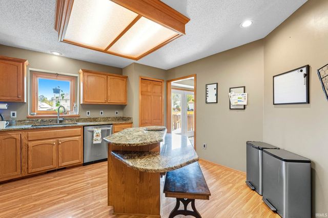 10720 Lone Tree Place, Fort Wayne, IN 46818