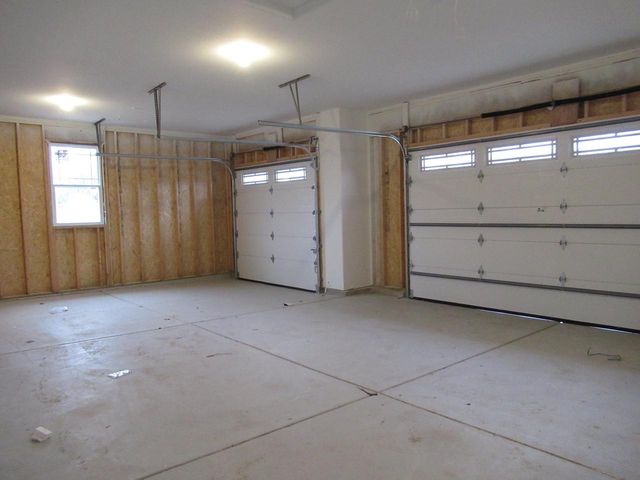 518 Woodside COURT, West Bend, WI 53095