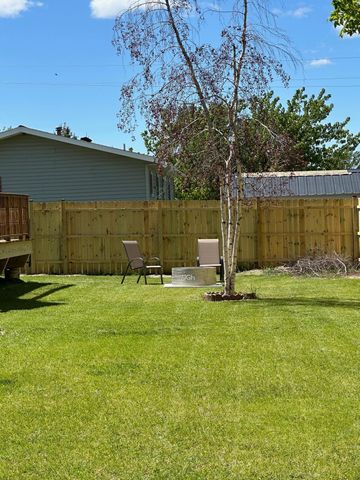 103 8th Street SW, Roseau, MN 56751