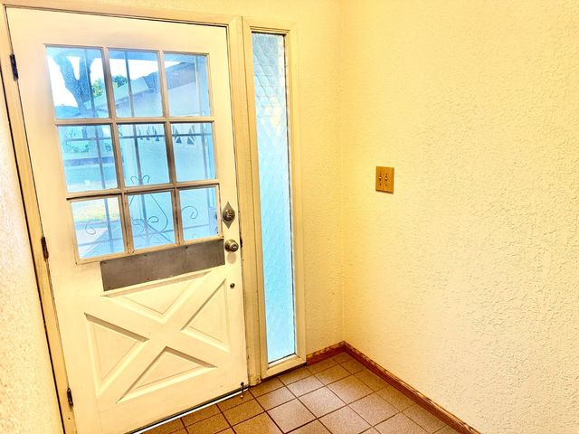 7212 Los Molinas Ln, Stockton, CA 95207