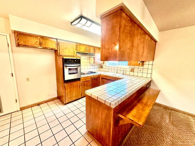 7212 Los Molinas Ln, Stockton, CA 95207
