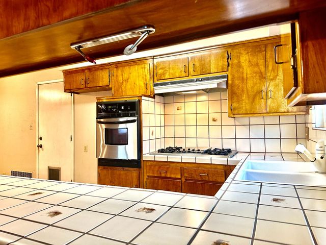7212 Los Molinas Ln, Stockton, CA 95207