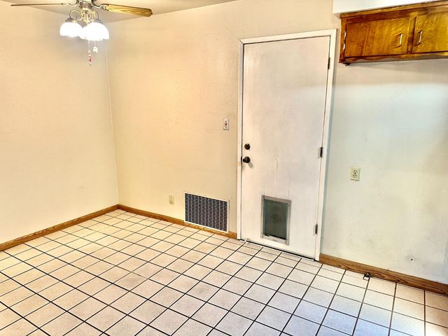 7212 Los Molinas Ln, Stockton, CA 95207