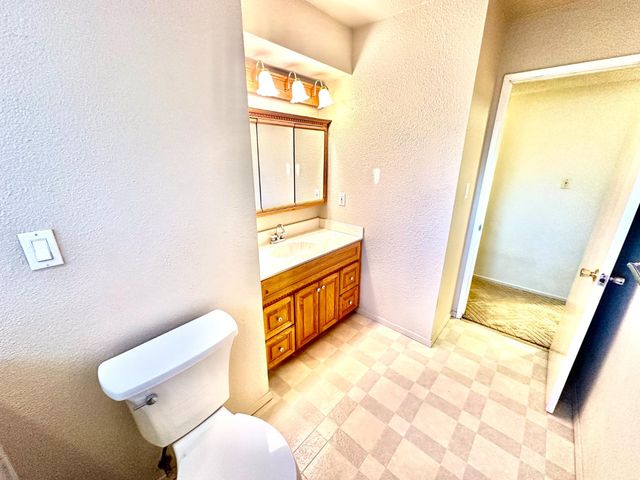 7212 Los Molinas Ln, Stockton, CA 95207