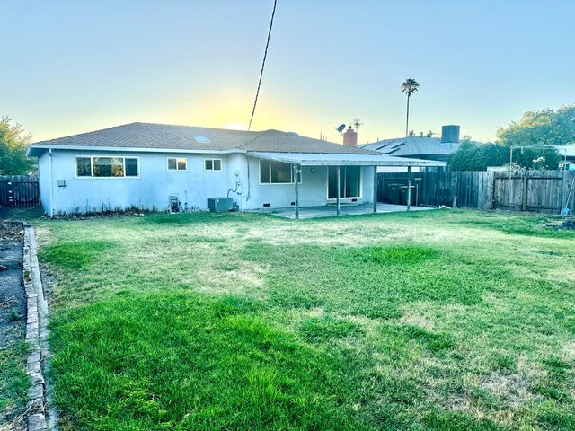 7212 Los Molinas Ln, Stockton, CA 95207