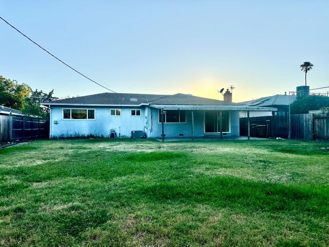 7212 Los Molinas Ln, Stockton, CA 95207