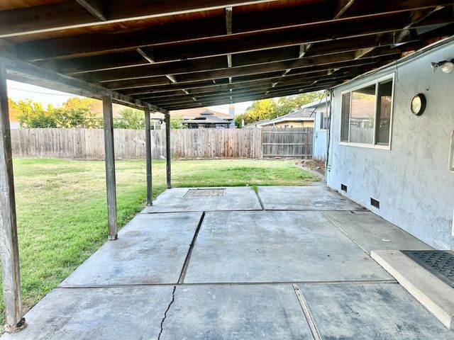 7212 Los Molinas Ln, Stockton, CA 95207