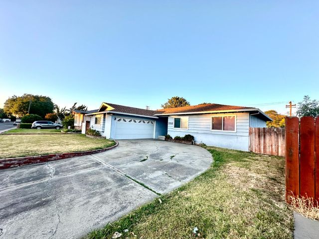 7212 Los Molinas Ln, Stockton, CA 95207