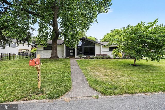 1865 NANTICOKE RD, Lancaster, PA 17601