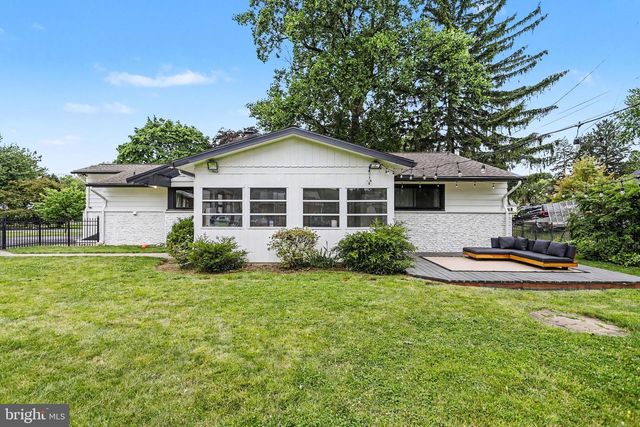 1865 NANTICOKE RD, Lancaster, PA 17601