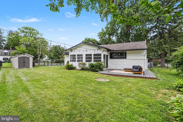 1865 NANTICOKE RD, Lancaster, PA 17601