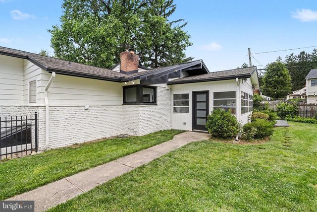 1865 NANTICOKE RD, Lancaster, PA 17601