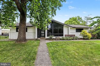 1865 NANTICOKE RD, Lancaster, PA 17601