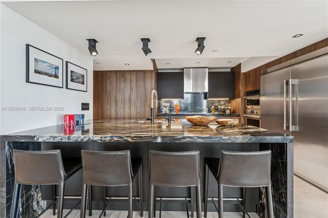 19667 Turnberry Way 8K, Aventura, FL 33180