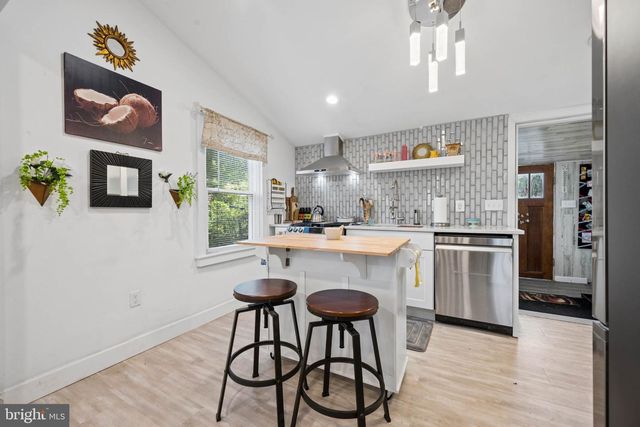 3355 FALLS RD, Baltimore, MD 21211