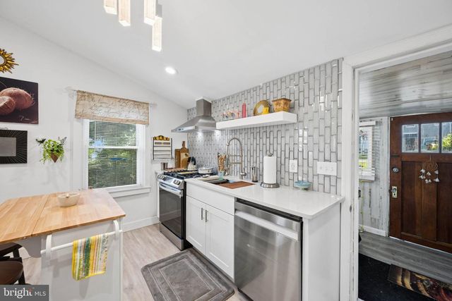3355 FALLS RD, Baltimore, MD 21211