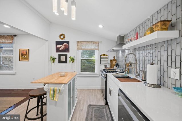 3355 FALLS RD, Baltimore, MD 21211