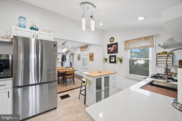 3355 FALLS RD, Baltimore, MD 21211