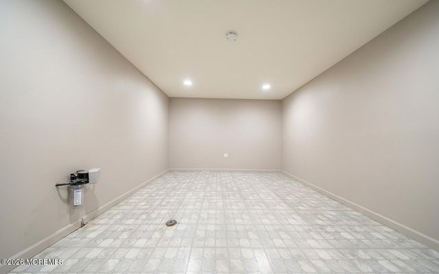 7 Porsche Drive, Matawan, NJ 07747