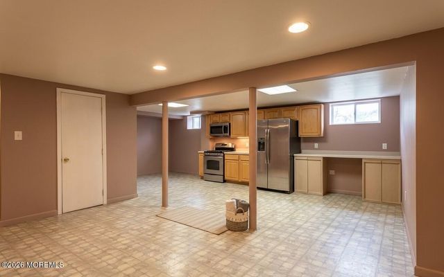 7 Porsche Drive, Matawan, NJ 07747