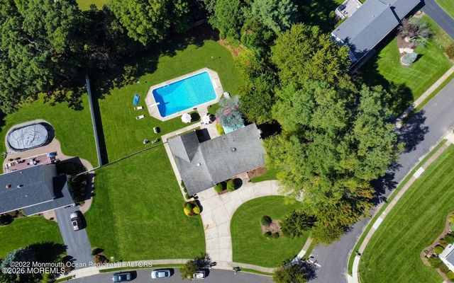 7 Porsche Drive, Matawan, NJ 07747