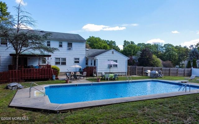 7 Porsche Drive, Matawan, NJ 07747