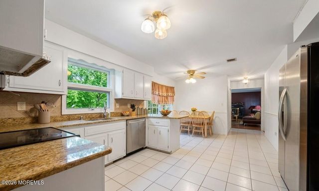 7 Porsche Drive, Matawan, NJ 07747