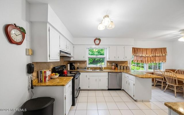 7 Porsche Drive, Matawan, NJ 07747